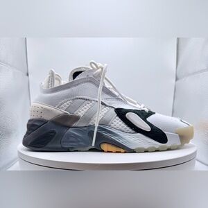 Adidas Streetball II‎ Sneakers – White/Grey – Men’s Size 7 (6.5 UK / 40 EU)